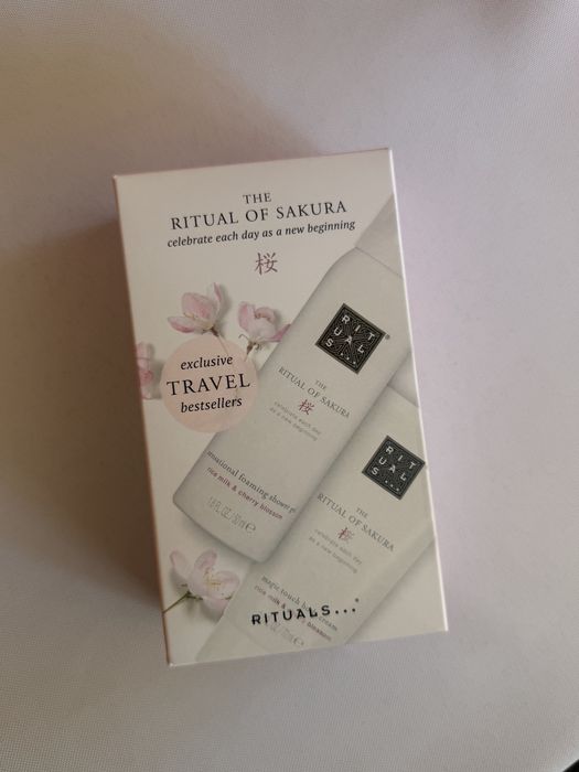 Zestaw rituals the ritual of sakura mała pianka plus balsam do ciała travel set