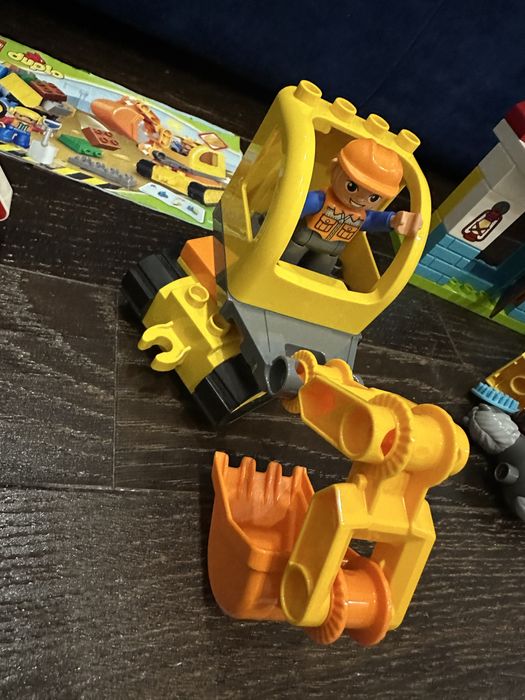 Lego Duplo Вантажівка і гусеничний екскаватор 10812