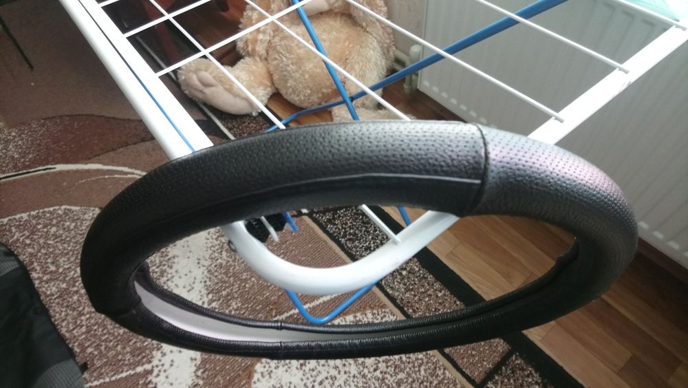 Продам оплетку чехол руля состояние идеальное .