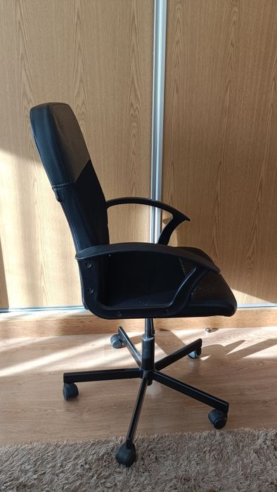 Cadeira de escritório - IKEA modelo Fingal