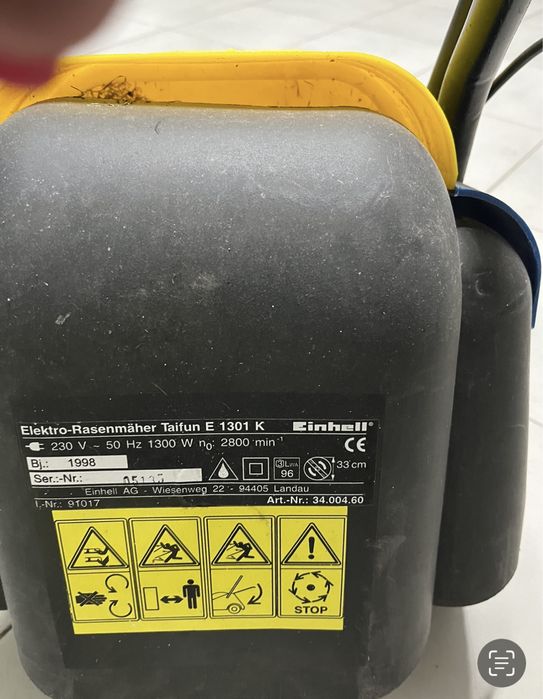 Corta relvas (conjunto: dois corta relva + 2 aparadores)