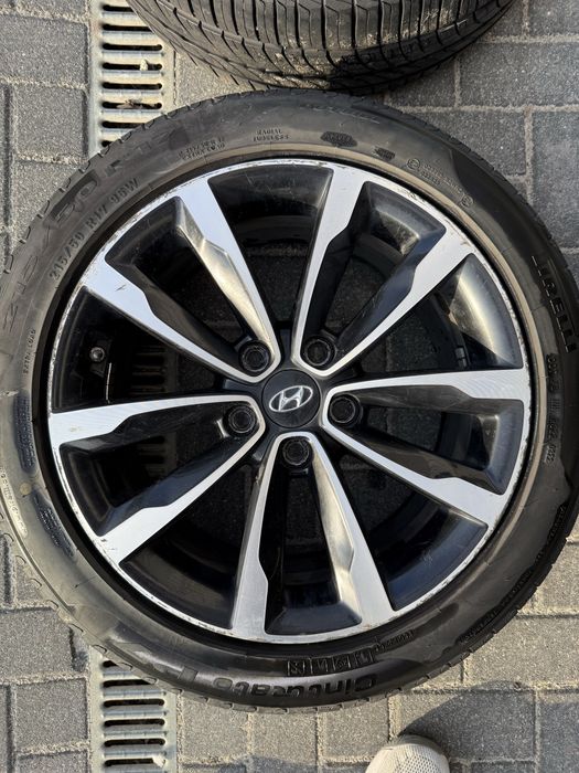Komplet kół 17" Hyundai + Opony Pirelli Cinturato P1