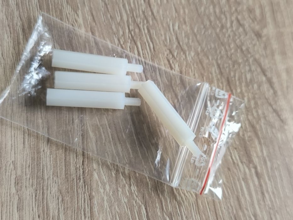 Skylight Pro RH RV nóżki stopki NOWE 4szt