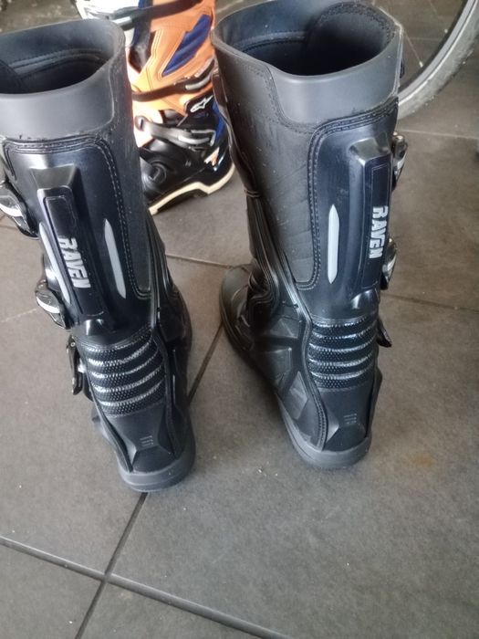 Botas reven número 44