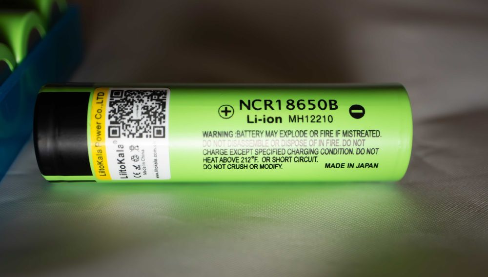 Корпус для 4×18650 з дисплеєм заряду та акумулят. LiitoKala NCR18650B