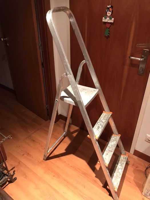 Escadote em aluminio