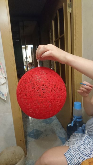 Праздничный или свадебный красно-белый декор