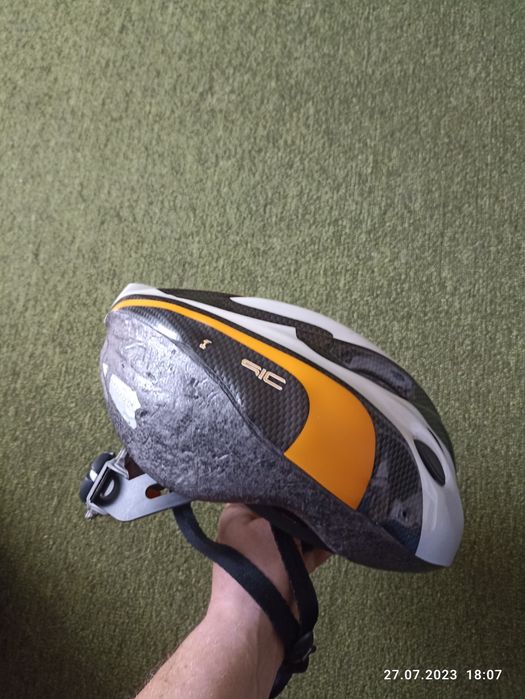 Велосипедний шлем шолом каска