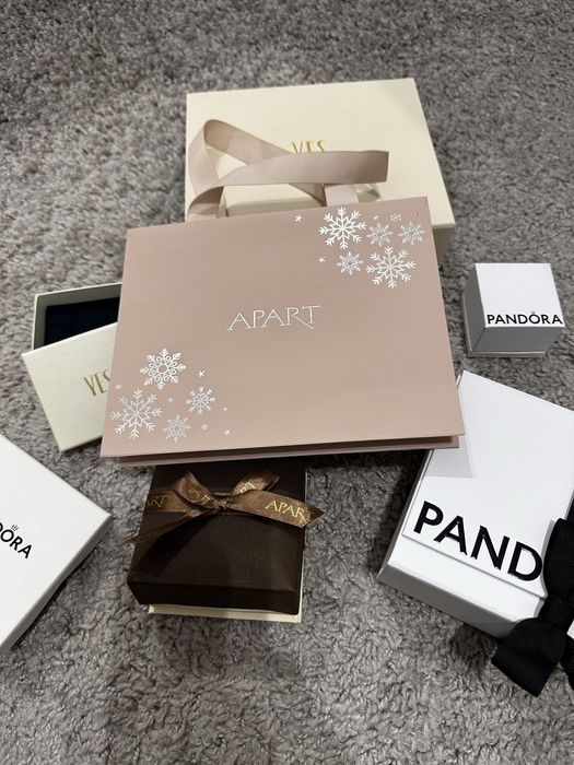 Pudełka pandora, apart, yes