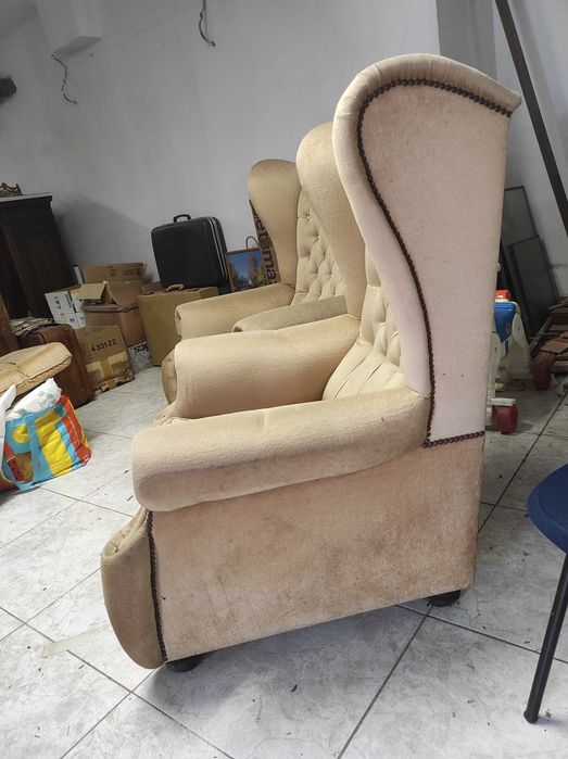 Conjunto Clássico | Sofá-cama + 2 Cadeirões de Orelhas | Capitoné