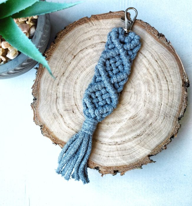 Breloczek do kluczy do torebki na prezent szary