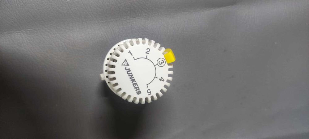 Cabeça termostática Junkers TK1 T9002B para válvulas termostatizáveis de radiador.