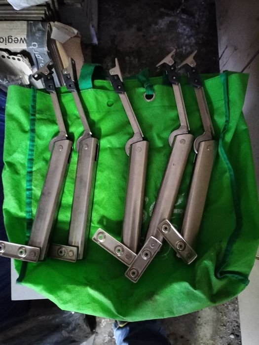 Siłownik Blum kpl z mocowaniami