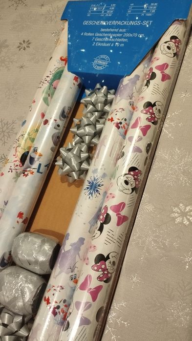 Papier do pakowania prezentów i wstążki Disney nowe