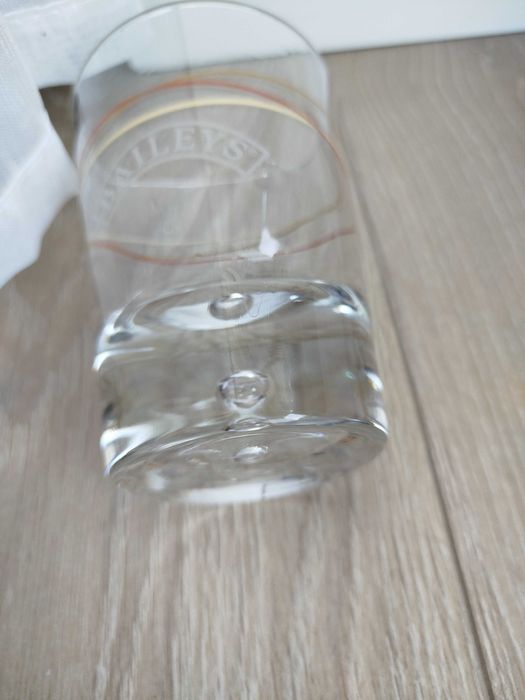Szklanka Baileys Irish Cream Bubble dno  Gold and Tan Swirl Design