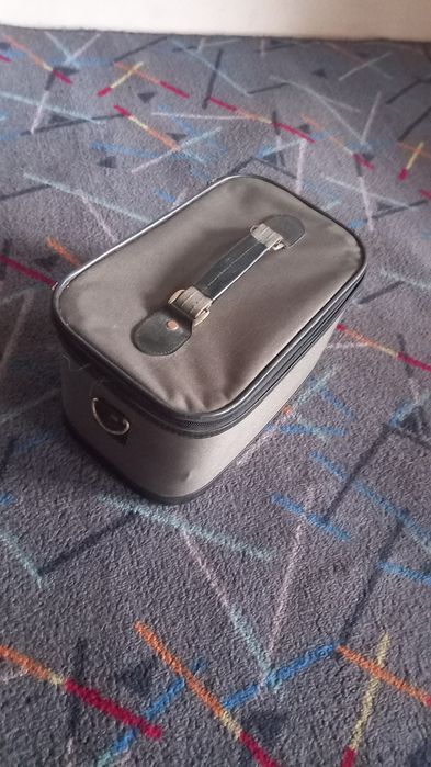 Kuferek na kosmetyki 18/30