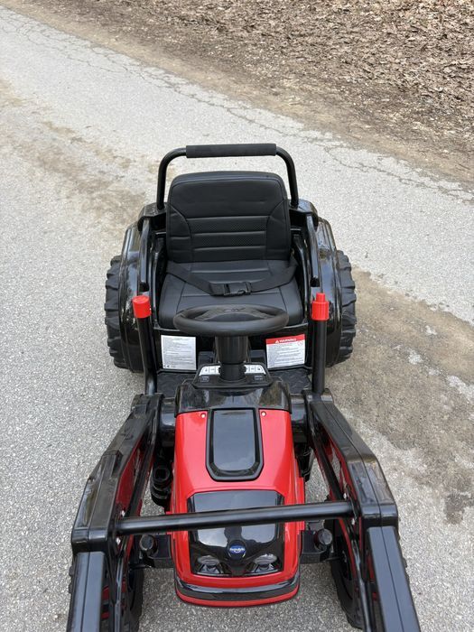 Traktor na akumulator elektryczna koparka