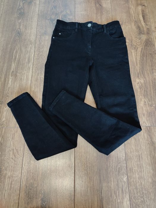Czarne jeansy 34