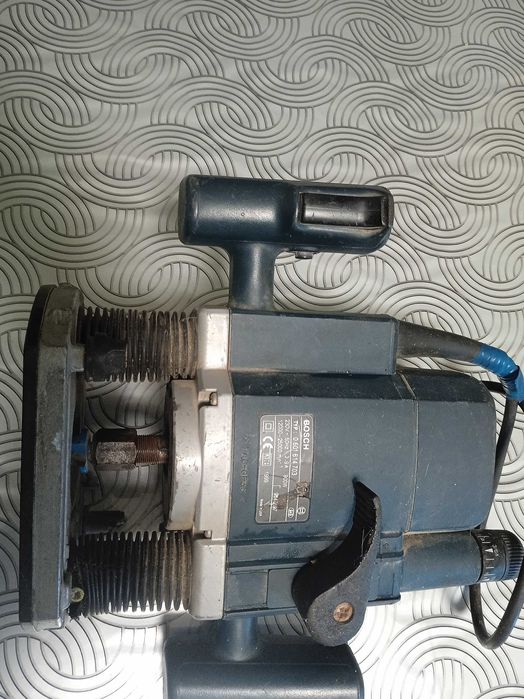 Фрезер BOSCH GOF 900 ACE