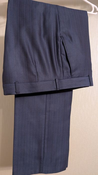 Продам мужской классический костюм