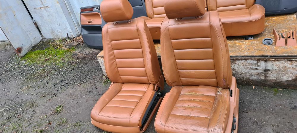 Сидіння + Карти Volkswagen Touareg салон обшивки дверей