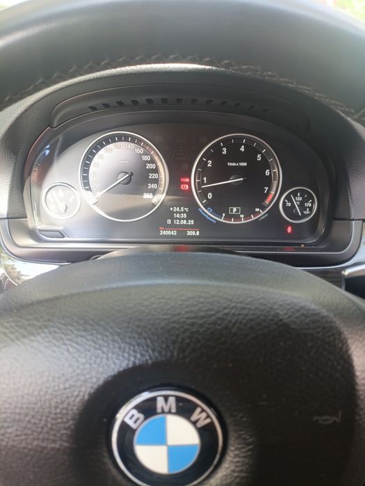 Бмв ф10 528і xdrive 2012