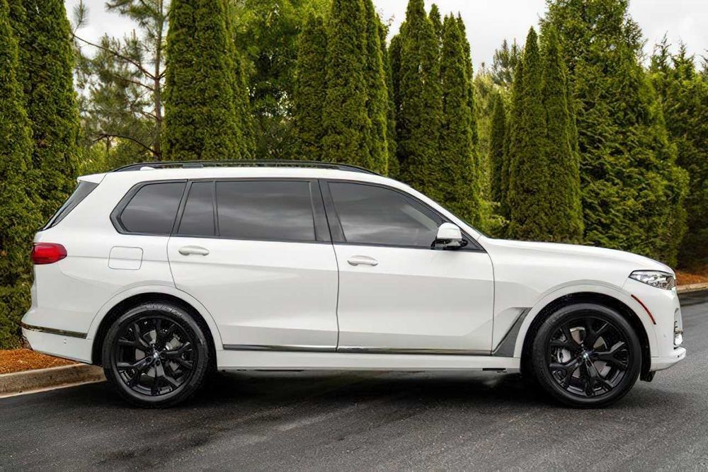 BMW X7      2021
