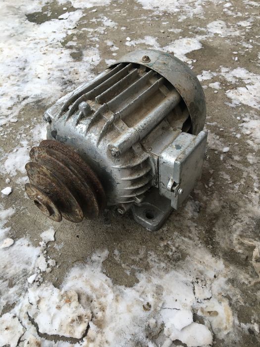 Продам електродвигун