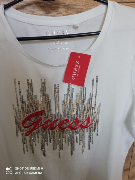 T-shirt damski Guess