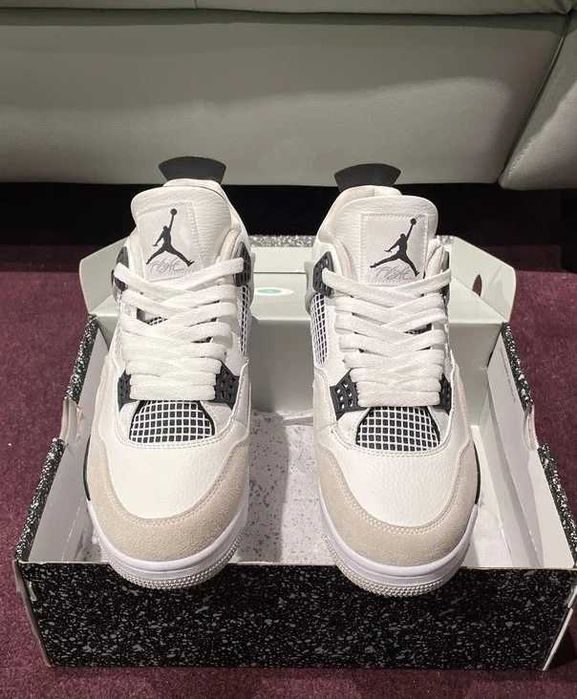 Jordan 4 retro Military black R.38