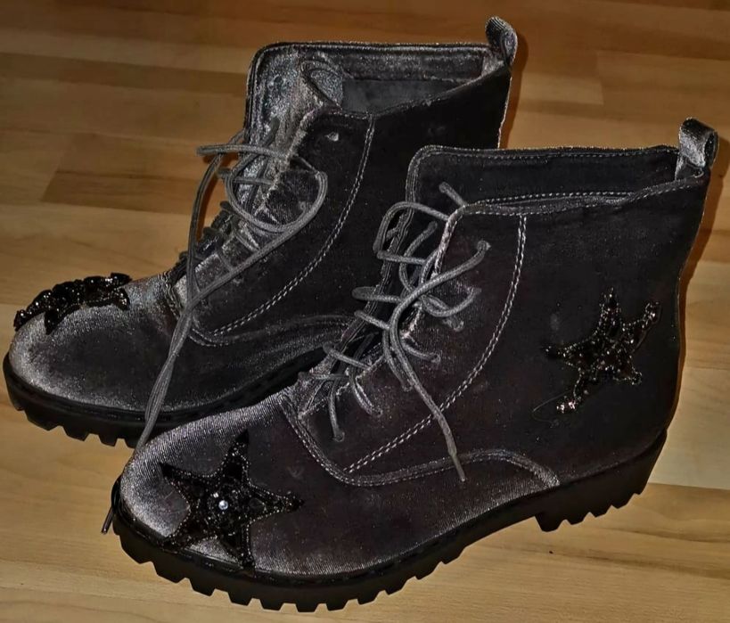 Nowe szare zamszowe buty z gwiazdkami, rozm 39