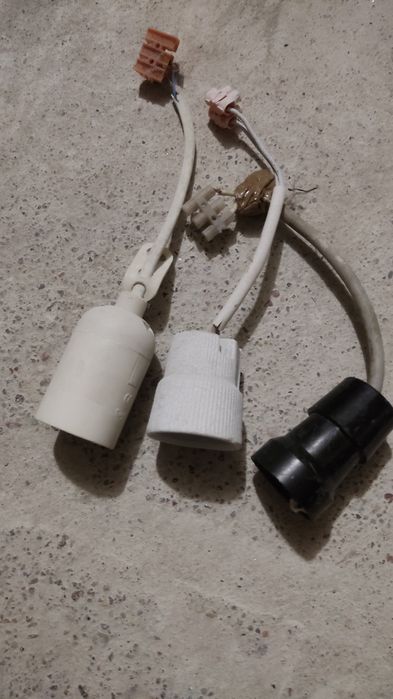 3 x Oprawy elektryczne na żarówki