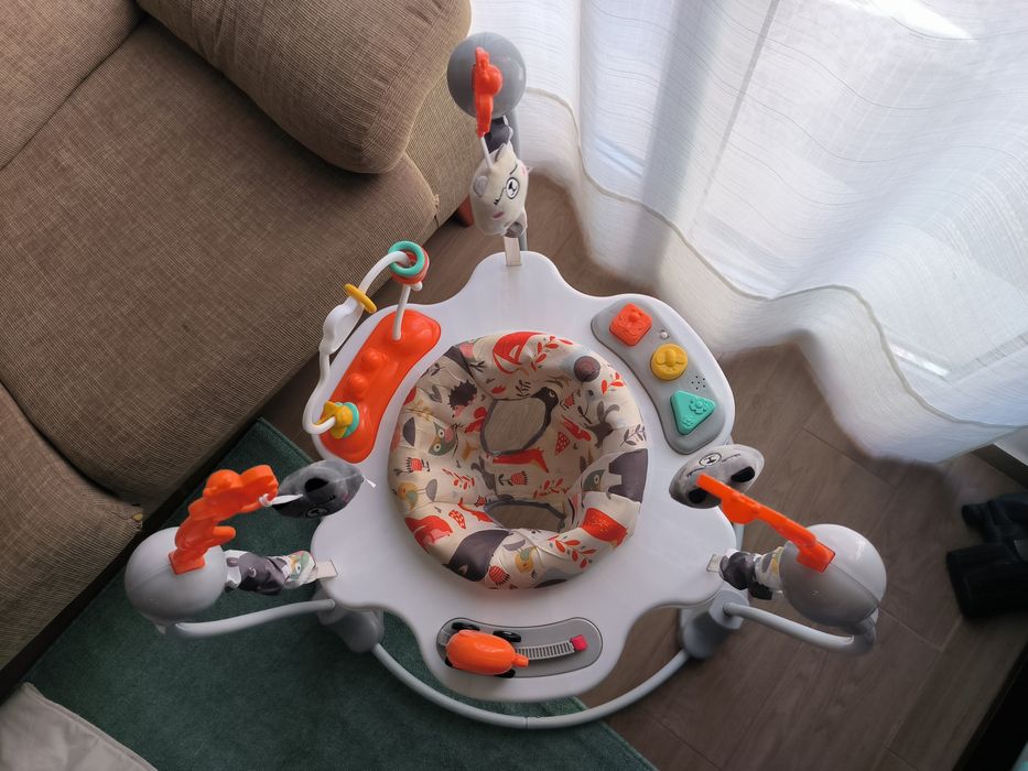 Saltitão de bebé Moni