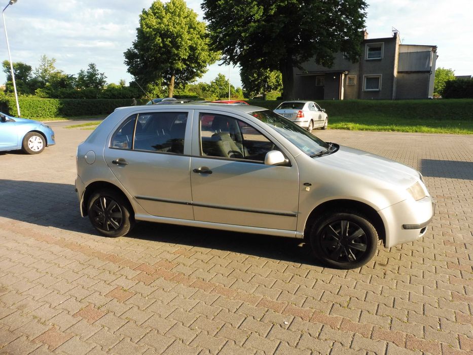 Skoda fabia 1,4 mpi w bdb stanie oplaty 06 2027 r niski przebieg 186 tys km