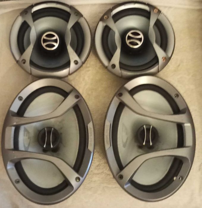 Radio samochodowe Pioneer + 4 głośniki Alpine