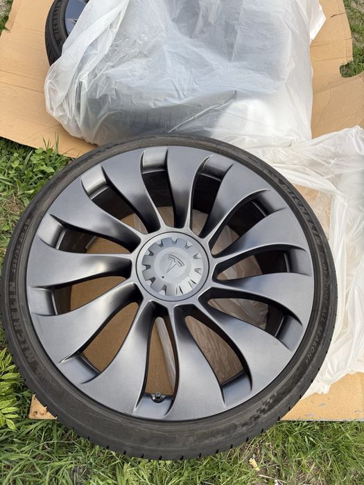 Диски model Y Performance R21