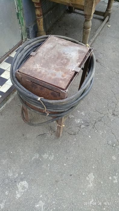 Строительная электроплита для обогрева помещений и подогрева пищи