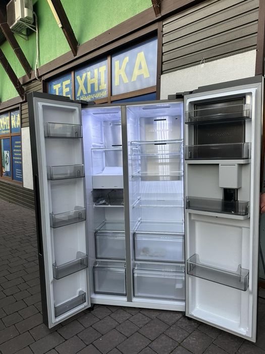 Холодильник Side by side Samsung