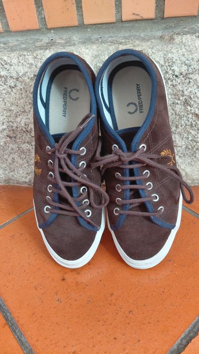 Ténis Fred Perry  - camurça castanha