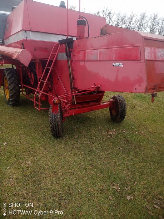 Продаю комбайн Мейсей фергюсон 187