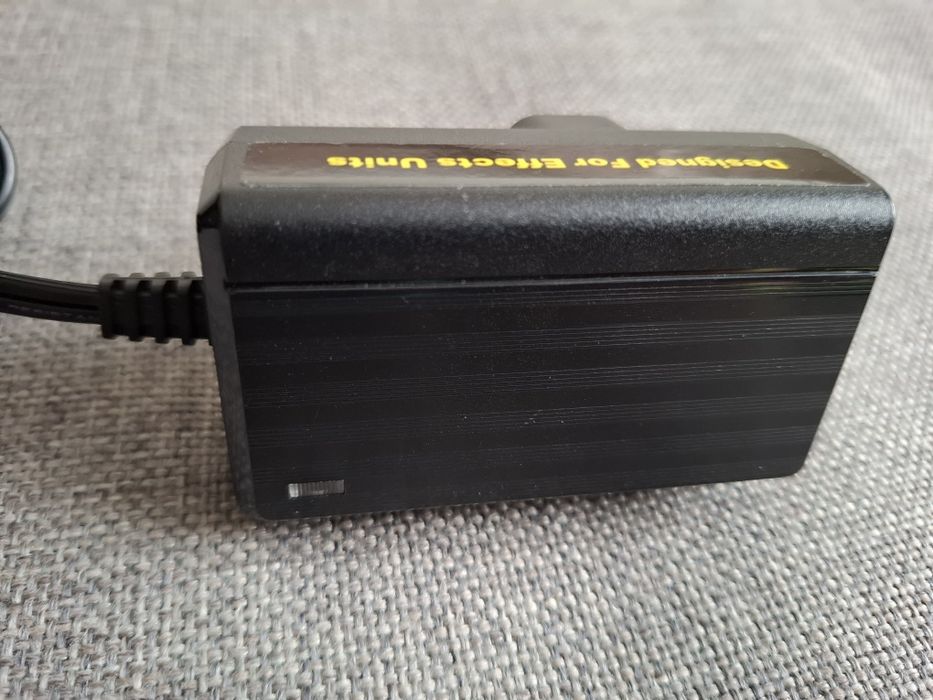 Zasilacz MOOER 12V  wersja UK