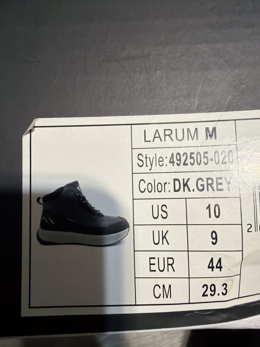 Продам зимові термо черевики Larum