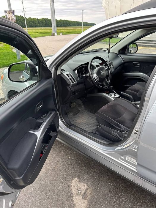 Mitsubishi outlander XL