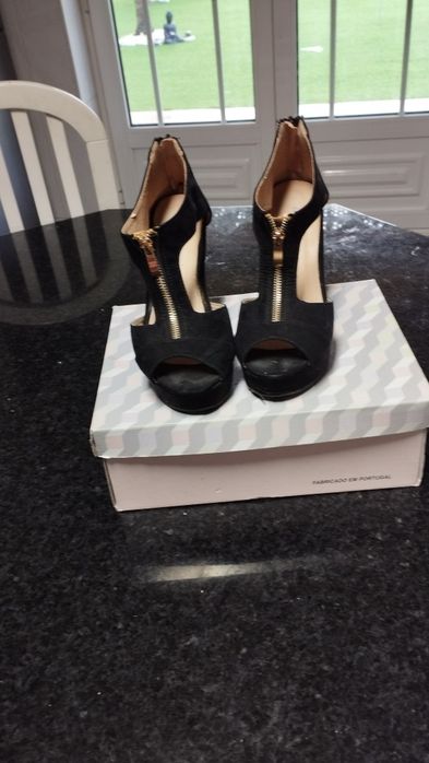 Sapatos pretos tam. 36