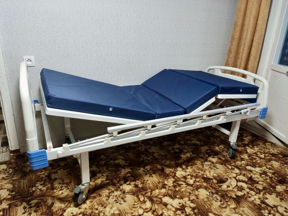 Медичне ліжко YA-M2-3 для лежачих хворих