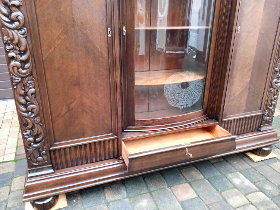 Biblioteka antyk zdobiony gabinet po renowacji