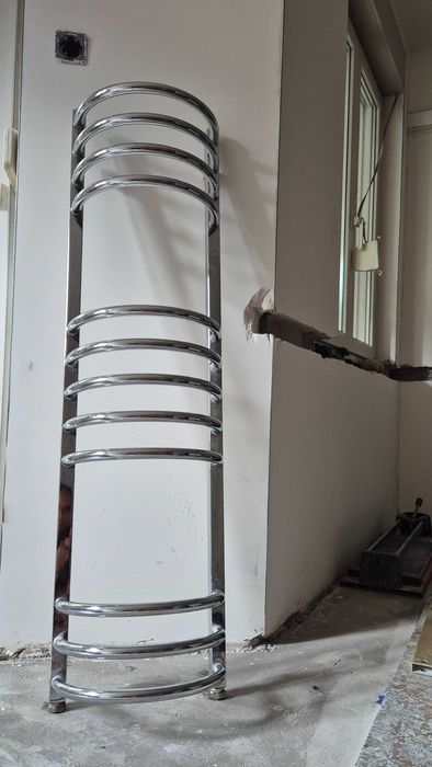 Grzejnik, kaloryfer łazienkowy drabinkowy srebrny chrom 127 cm