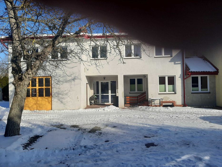 Dwa mieszkania z warsztatem samochodowym