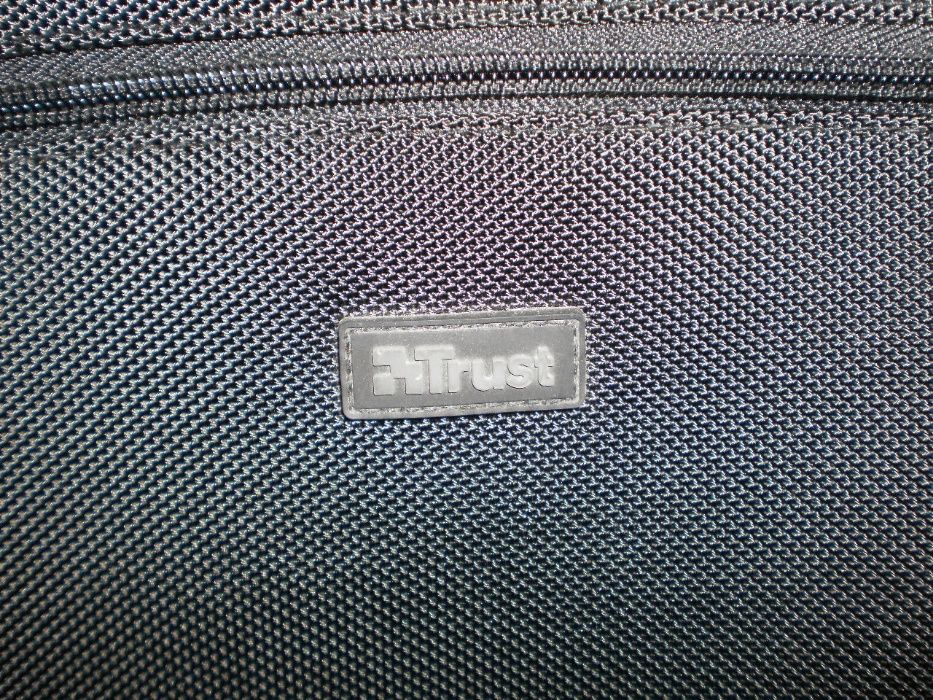 Mala PC portátil, nova, da Trust.