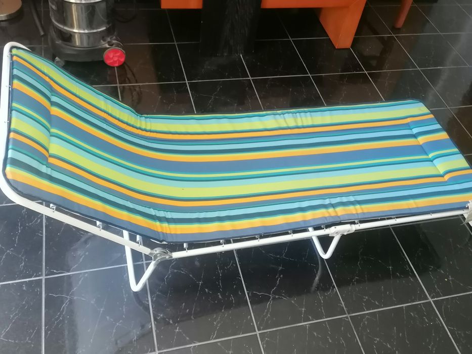 Cama para campismo e outros fins